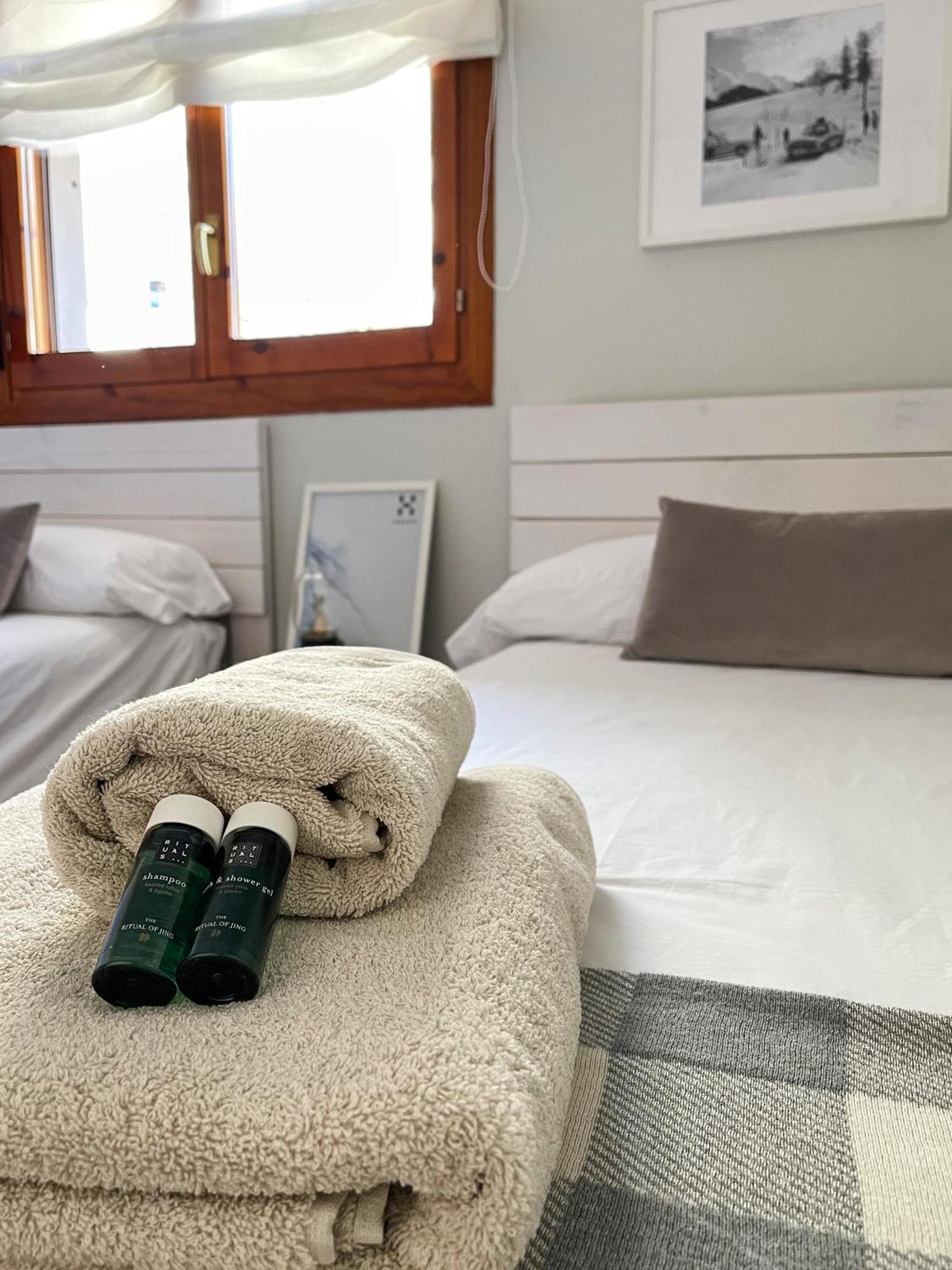 Apartamento Familiar En El Centro De Benasque Con Terraza Екстериор снимка