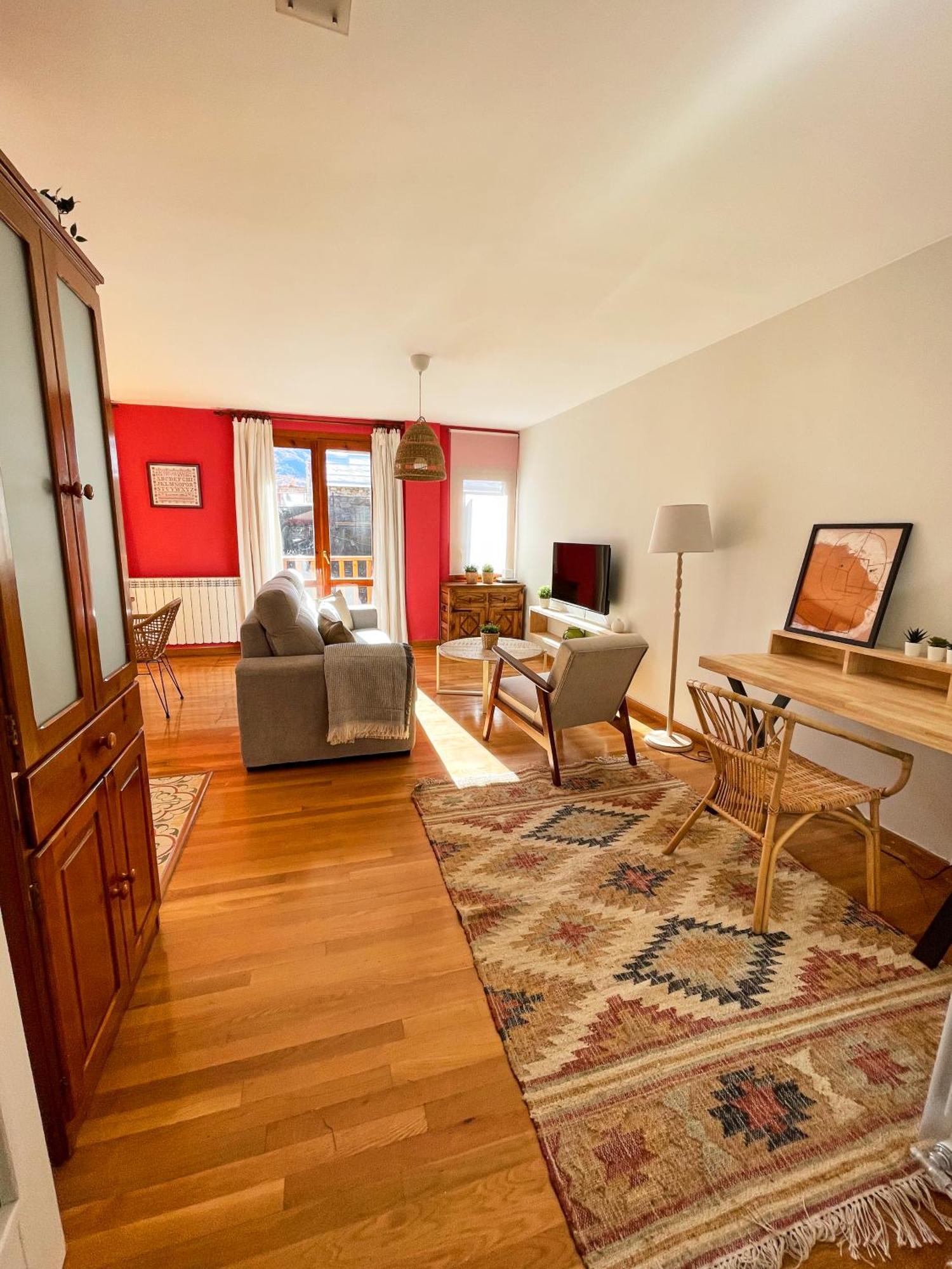 Apartamento Familiar En El Centro De Benasque Con Terraza Екстериор снимка