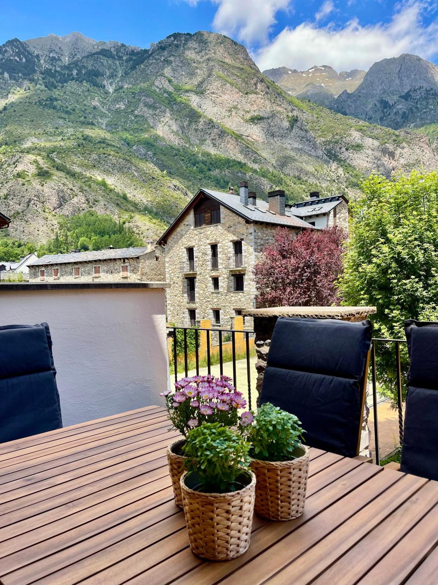 Apartamento Familiar En El Centro De Benasque Con Terraza Екстериор снимка